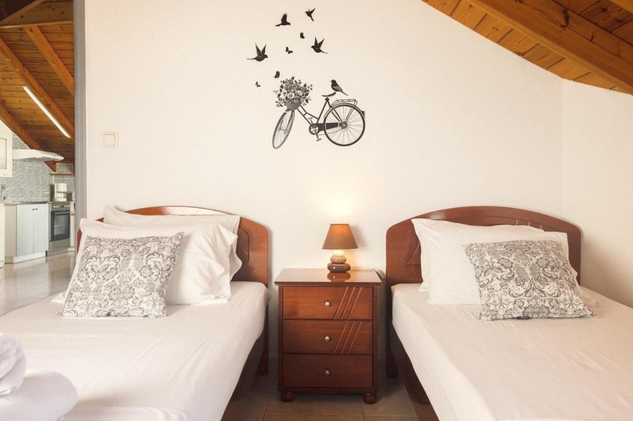 George Beachfront Apartments Lithakia  Екстериор снимка