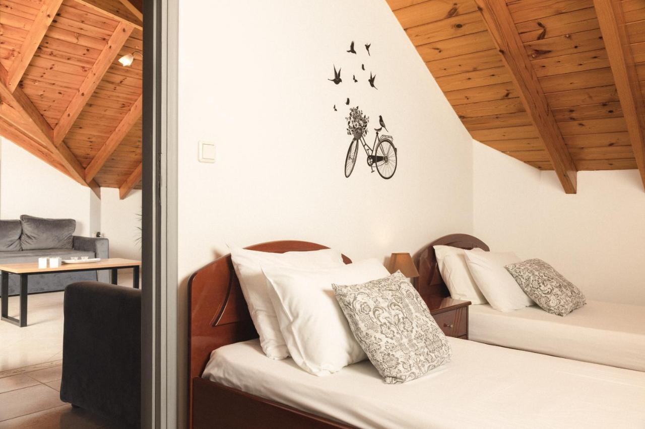 George Beachfront Apartments Lithakia  Екстериор снимка